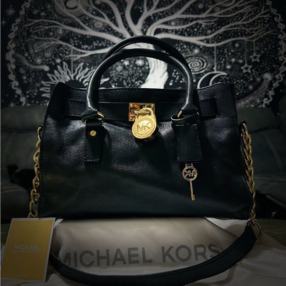 Michael Kors Black and Gold Satchel with Structured Design - Picture 4 of 17